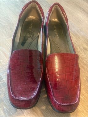 Esprit Croc-Embossed Patent Red Women's Loafers